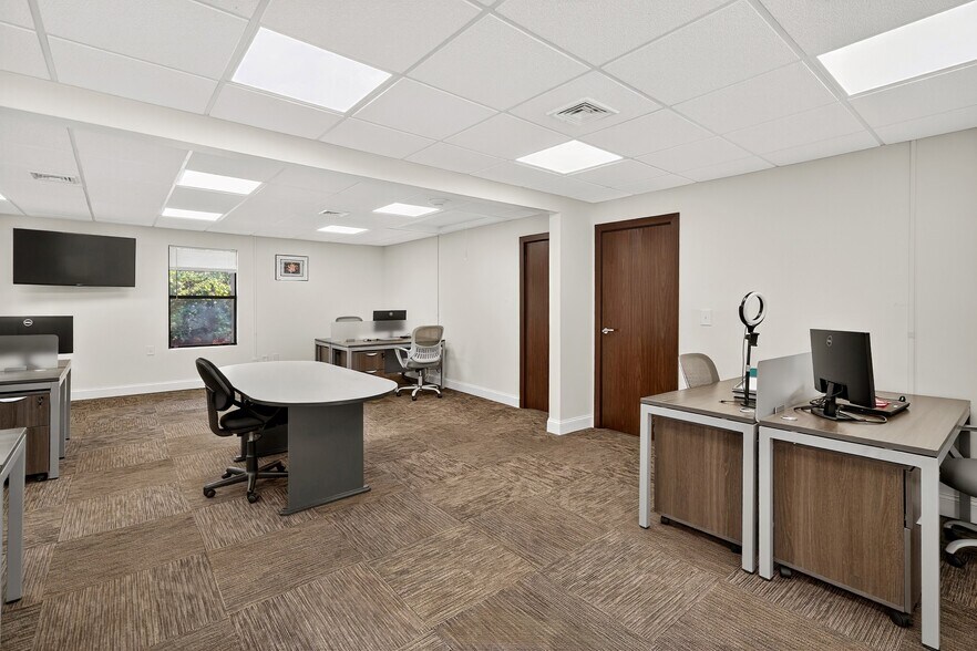 More Photos Of 228 Route 34, Old Bridge Office For Sale