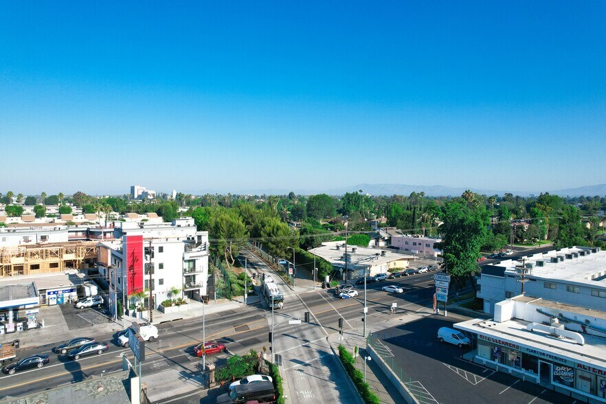 More Photos Of 6000 Woodman Ave, Van Nuys Storefront Retail Office For Lease