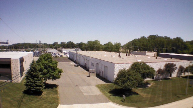 More Photos Of 12250-12264 Universal Dr, Taylor Warehouse For Lease