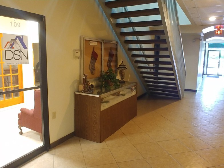 More Photos Of 3222 Burke Rd, Pasadena Office For Lease