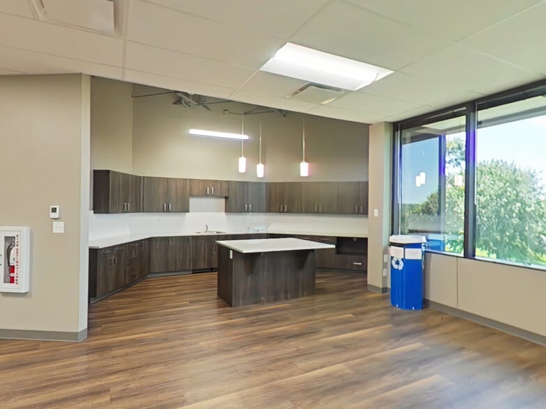 More Photos Of 8205 W 108th Ter, Overland Park Office For Lease