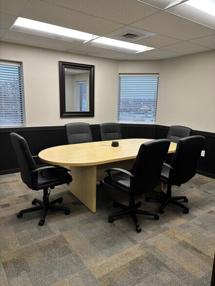 More Photos Of 4635 Nicols Rd, Eagan Office For Sale