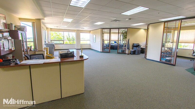 More Photos Of 2500 Lehigh Ave, Glenview Flex For Lease