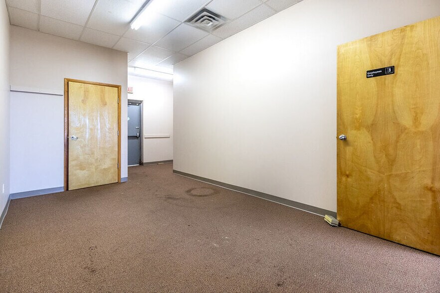More Photos Of 1195 Lincoln Ave, Lockport General Retail For Lease