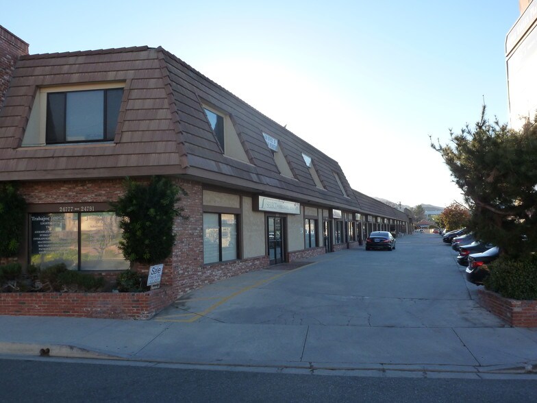 More Photos Of 24777-24890 Apple St, Newhall Flex For Lease