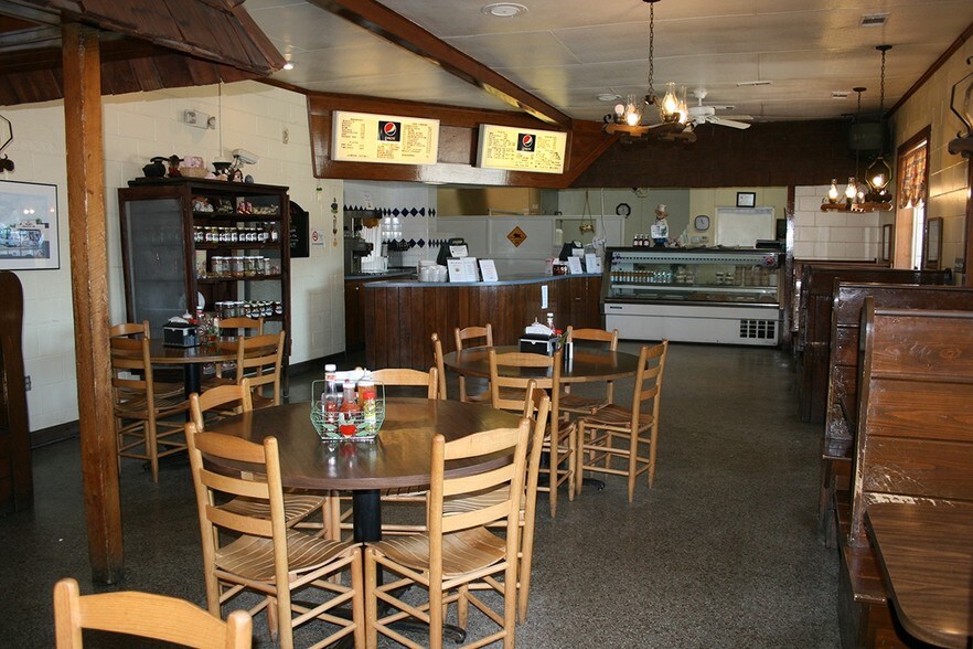 More Photos Of 202 West Blvd, Williamston Restaurant For Sale