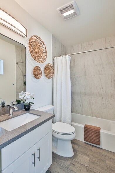 More Photos Of 6836 Whitman Ave, Van Nuys Multifamily For Sale