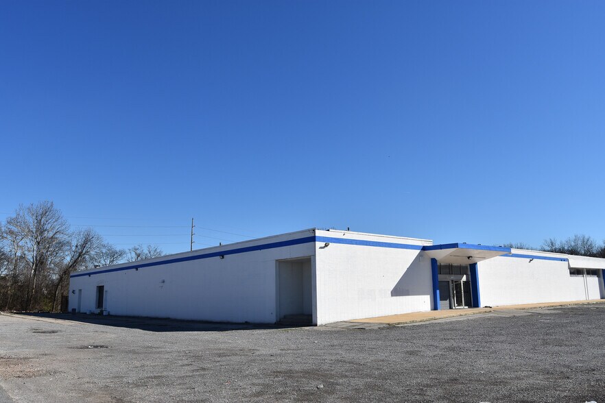 More Photos Of 2401 Carraway Blvd, Birmingham Warehouse For Lease