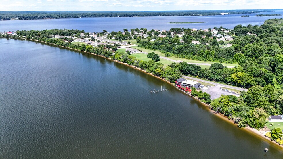 More Photos Of 700 Jordan Point Rd, Hopewell Restaurant For Sale