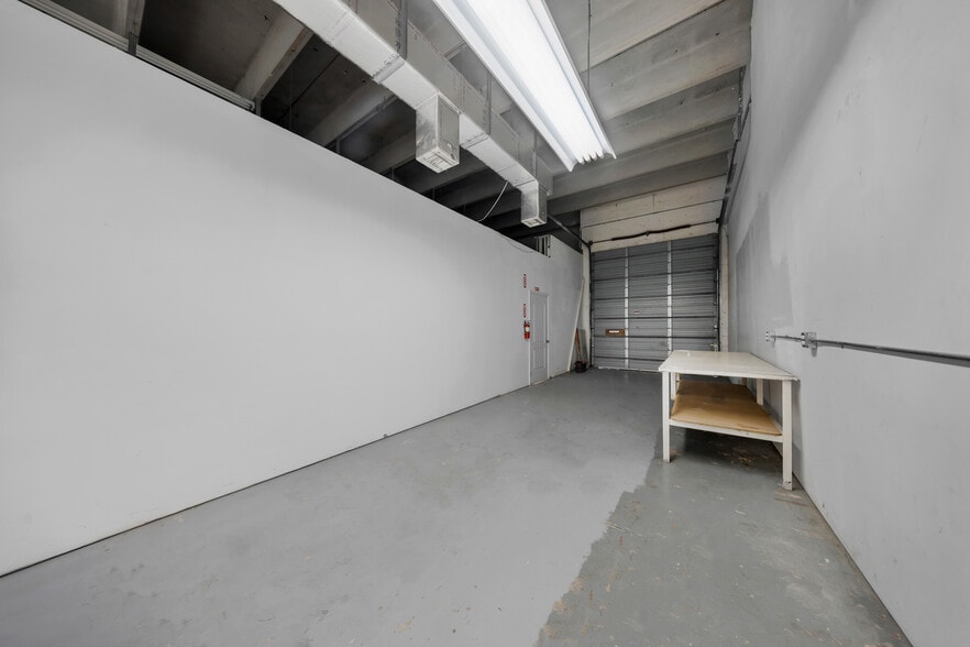 More Photos Of 2693 W 76th St, Hialeah Warehouse For Sale