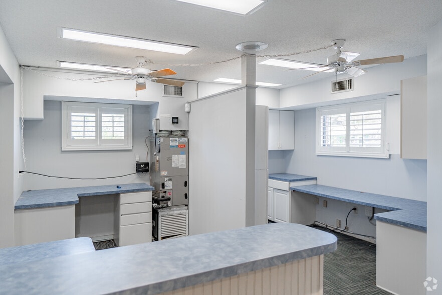 More Photos Of 1511 Indian Rocks Rd S, Largo Medical For Sale