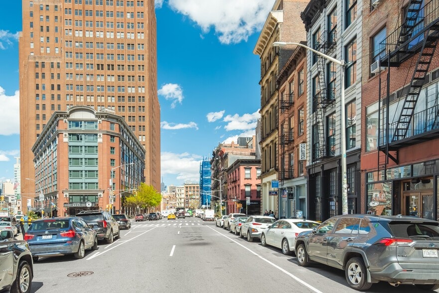 More Photos Of 279 Church St, New York Storefront For Sale