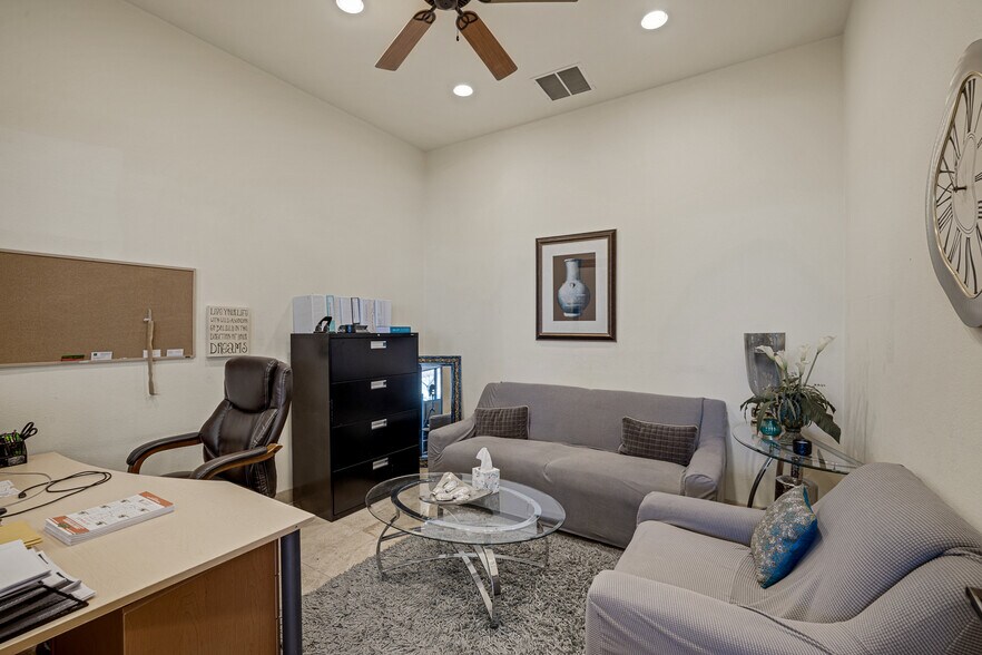 More Photos Of 4455 S Buffalo Dr, Las Vegas Unknown For Lease