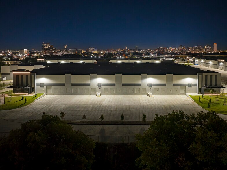 More Photos Of 1107 Conveyor Ln, Dallas Unknown For Lease