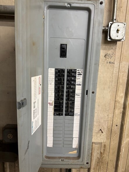 More Photos Of 4155 Gibson Dr, Tipp City Manufacturing For Lease