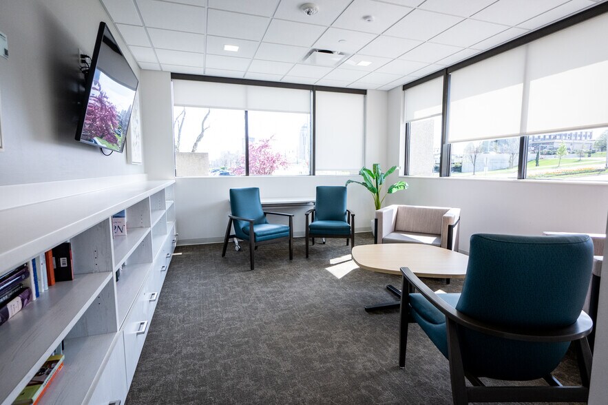 More Photos Of 411 Laurel St, Des Moines Medical For Lease