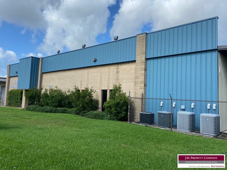 More Photos Of 399 Ml King Jr Pky, Beaumont Service For Sale