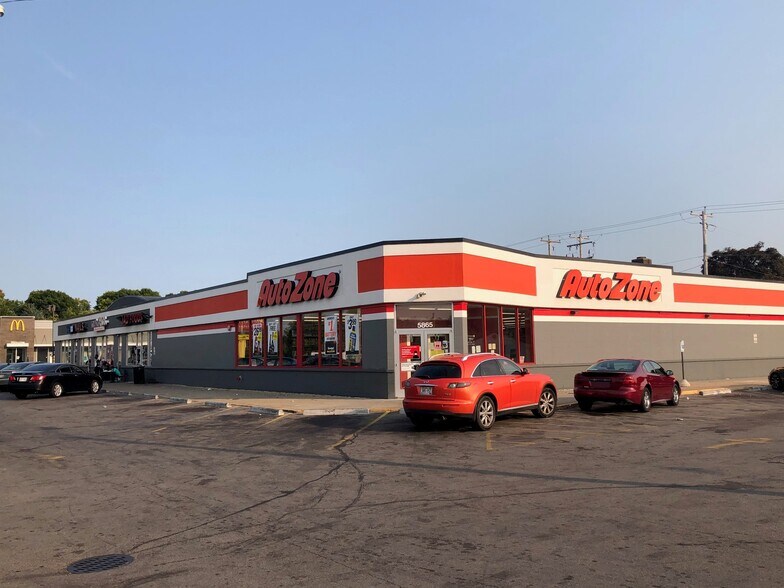 More Photos Of 5821-5835 W Silver Spring Dr, Milwaukee Unknown For Lease