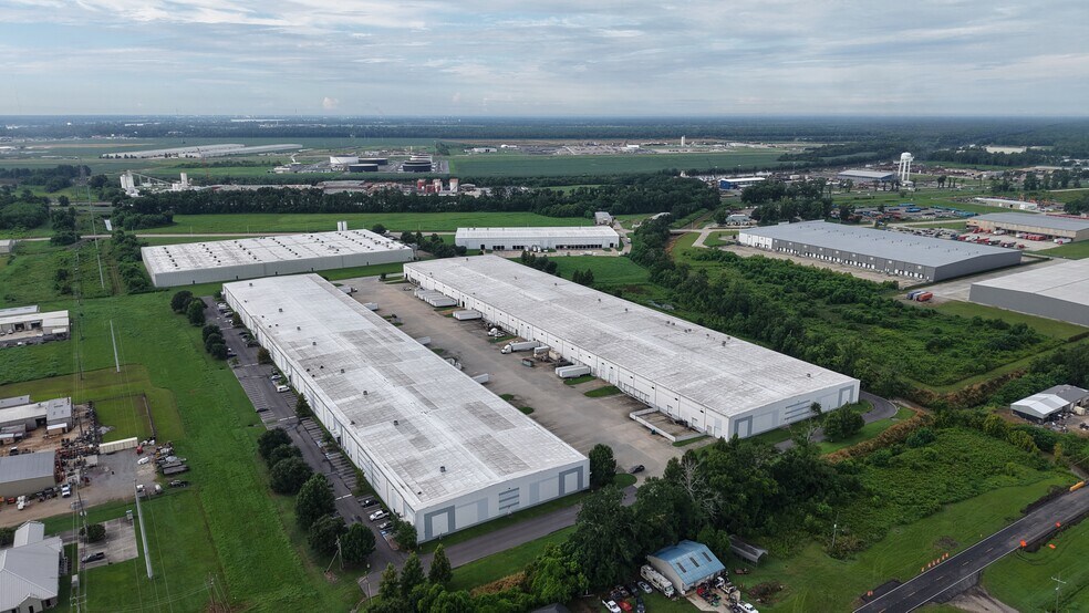 More Photos Of 1870 Grand Terre Ln, Port Allen Distribution For Lease
