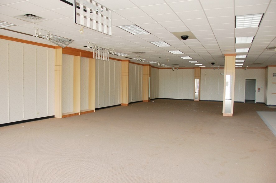 More Photos Of 417 Frankford Ave, Lubbock General Retail For Sale