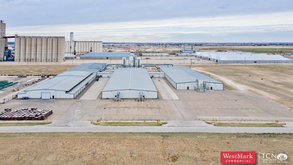 More Photos Of 2002 N Avenue N, Lubbock Manufacturing For Lease