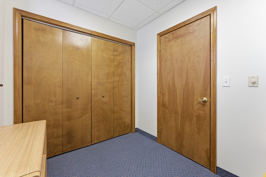 More Photos Of 75 Van Deene Ave, West Springfield Office For Lease