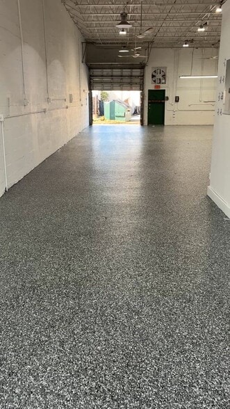 Primary Photo Of 4073 NE 5th Ter, Oakland Park Warehouse For Lease