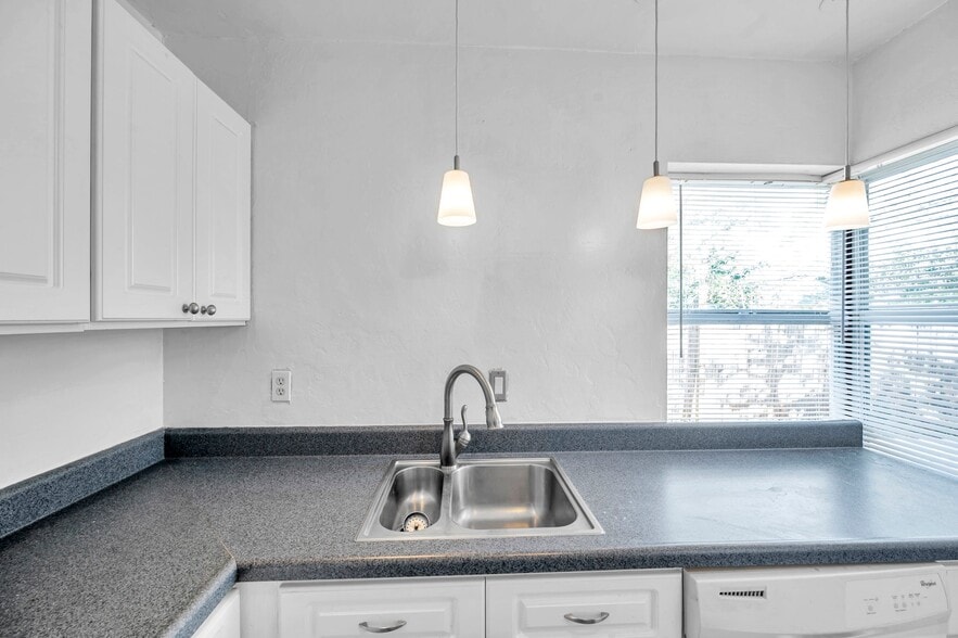 More Photos Of 5113 28th Ave S, South Pasadena Apartments For Sale