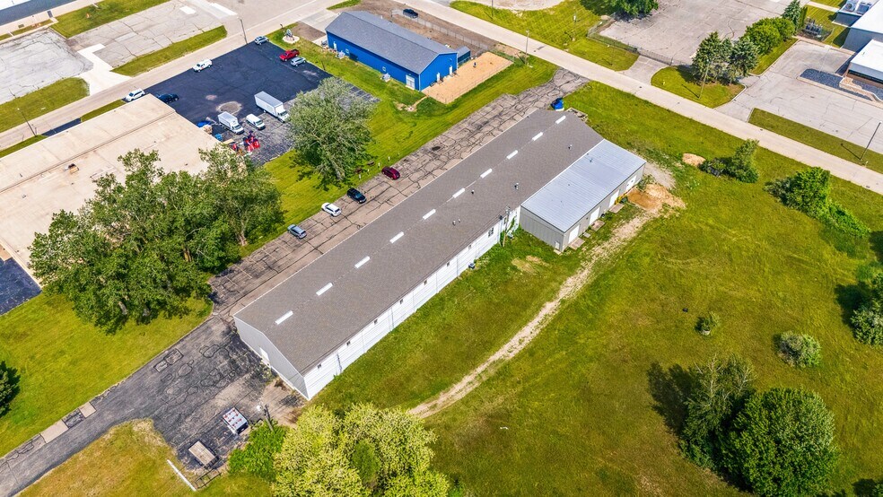 More Photos Of 207 Hawthorne Ave, Saint Joseph Warehouse For Sale