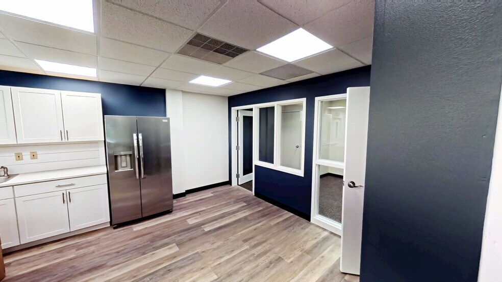 More Photos Of 6600 Clough Pike, Cincinnati Office For Lease