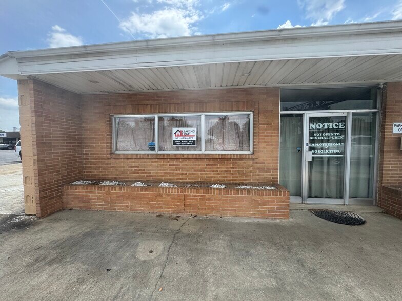 More Photos Of 207 E Gaines St, Lawrenceburg General Retail For Sale