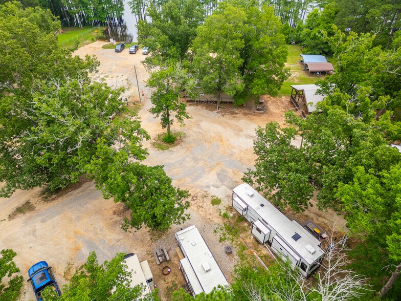 More Photos Of 7415 N State Line Rd, Karnack Trailer Camper Park For Sale