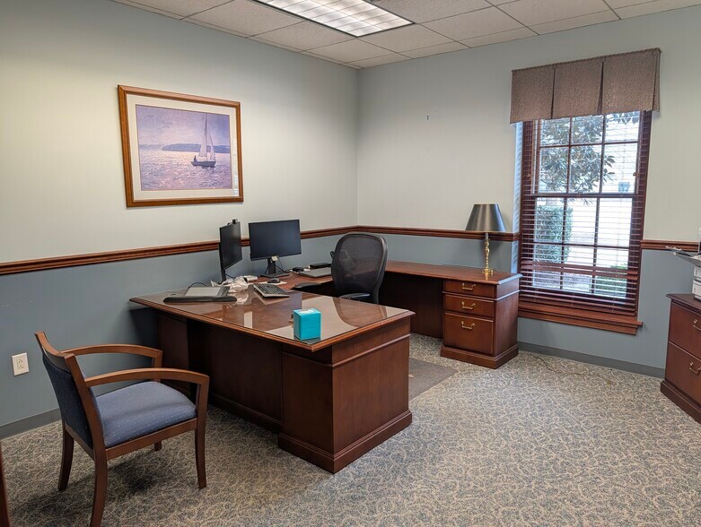 More Photos Of 4139 Ironbound Rd, Williamsburg Bank For Sale