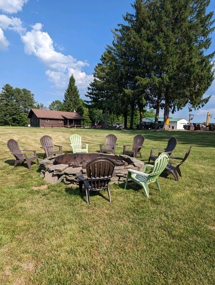 More Photos Of 32600 N State Route 44, Slate Run Hotel For Sale