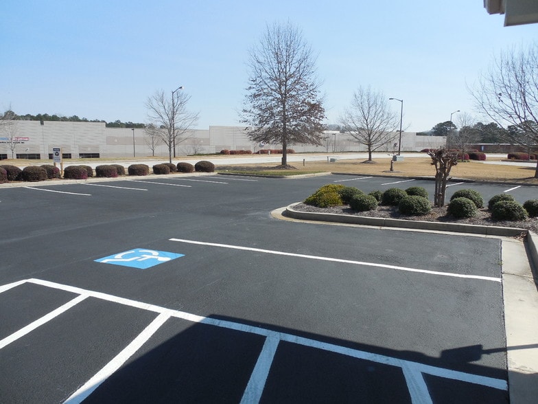 More Photos Of 2141 Eastview Pky, Conyers Office For Sale