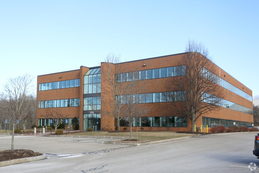 More Photos Of 135 Commerce Way, Portsmouth Office For Lease