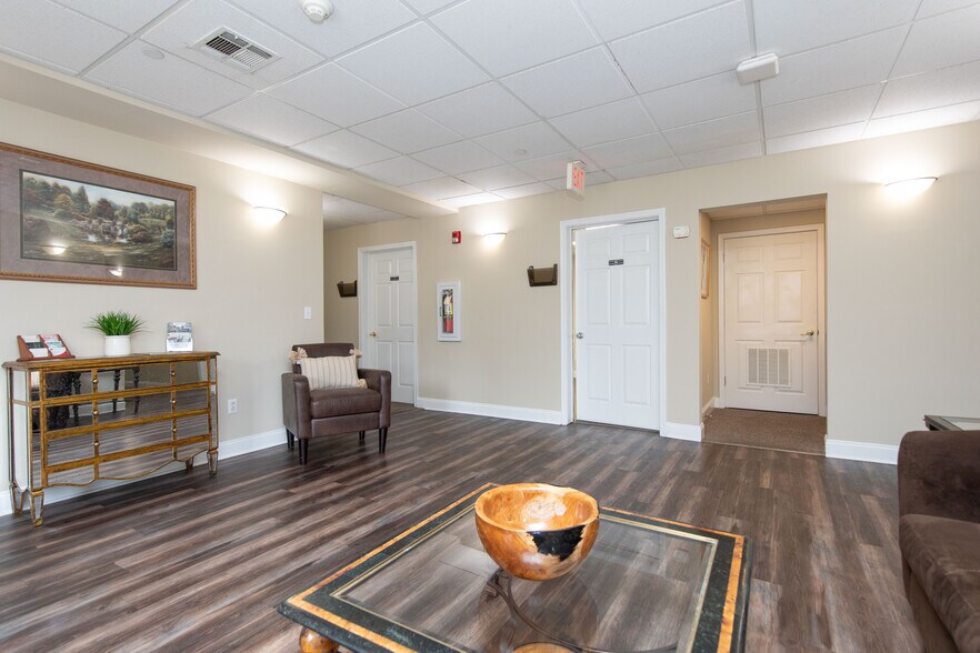 More Photos Of 555 Andorra Glen Ct, Lafayette Hill Apartments For Lease