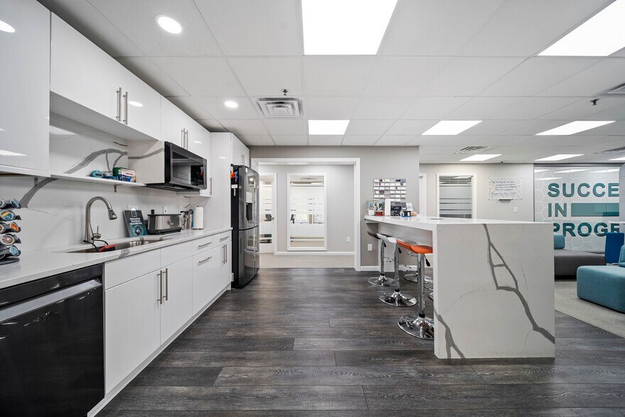 More Photos Of 75 Gilcreast Rd, Londonderry Office For Sale