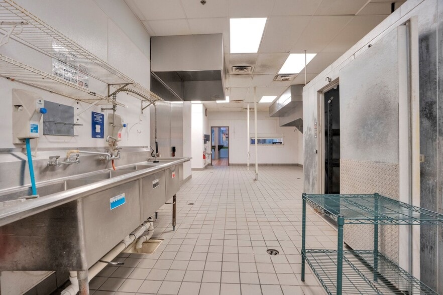 More Photos Of 25 E Church St, Orlando General Retail For Sale