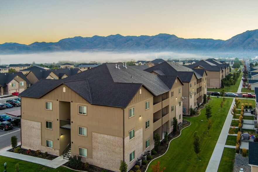 More Photos Of 415 Suncrest Ln, Logan Apartments For Sale