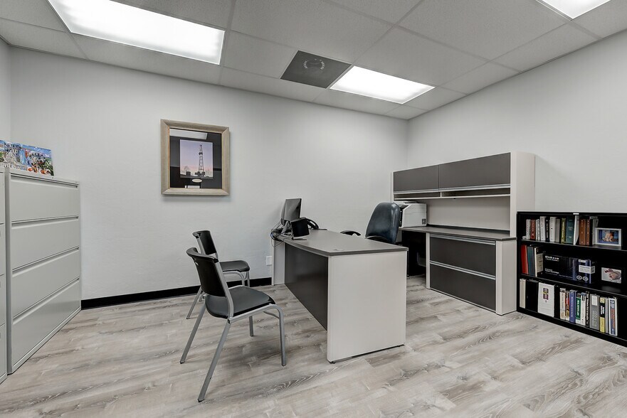 More Photos Of 121 N Crawford Ave, Norman Office For Lease