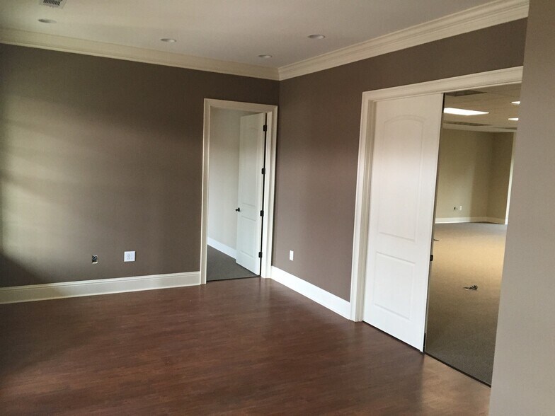More Photos Of 2000 Northside Crossing, Macon-Bibb Office For Sale
