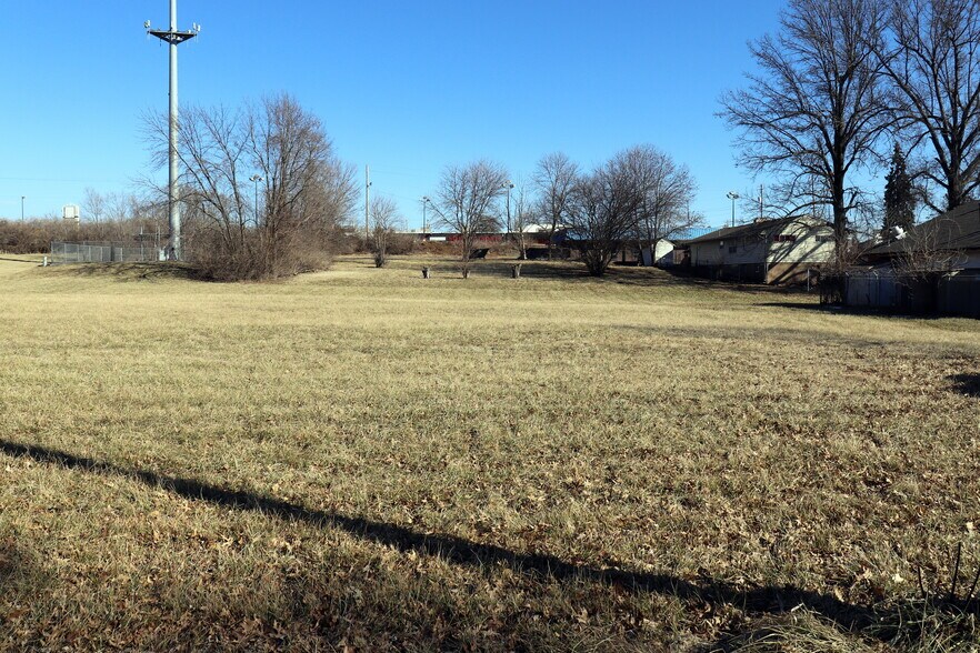 More Photos Of 12816 E 47th St S, Independence General Retail For Sale
