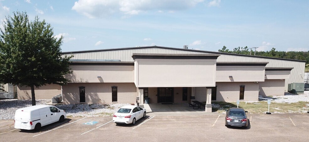 More Photos Of 56 County Road 166, Oxford Warehouse For Lease