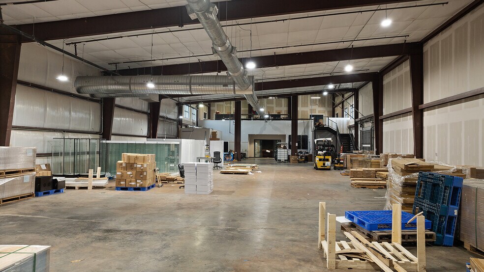 More Photos Of 174 W Stave Mill Rd, Rogers Self Storage For Lease