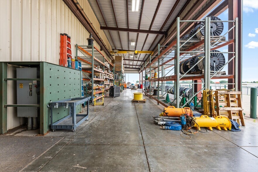 More Photos Of 12400 S Sunnylane Rd, Moore Manufacturing For Lease