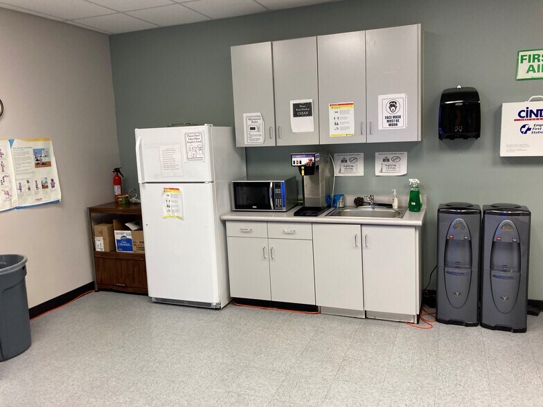 More Photos Of 1836 Commercenter Cir, San Bernardino Warehouse For Lease