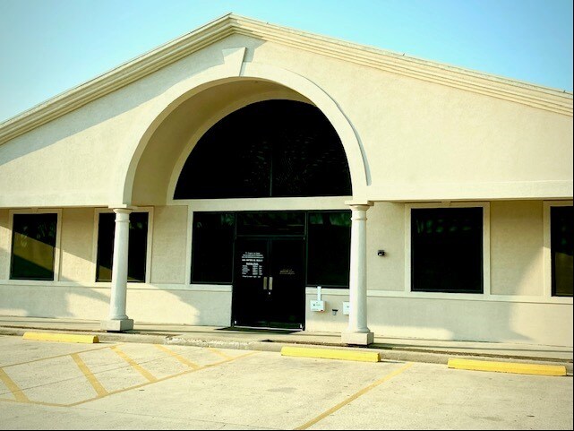 More Photos Of 3326 Watters Rd, Pasadena Medical For Sale