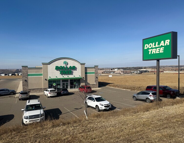 More Photos Of 1910 Eastgate Ave, Pierre Freestanding For Lease