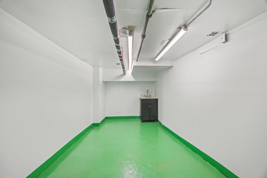 More Photos Of 45-44 Vernon Blvd, Long Island City Apartments For Lease
